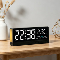 Horloge de bureau numérique LED avec lumière ambiante, double alarme, affichage de la température, de la date et du jour de la semaine, sortie USB, luminosité automatique