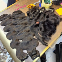 Vente en gros d'extensions de cheveux vierges humains non transformés à 100% cuticules alignées paquets de cheveux vietnamiens bouclés birmans cambodgiens bruts