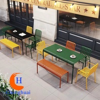 Chaises et tables de salle à manger en fer colorées, légères et modernes, pour hôtels, cafés et événements, avec service après-vente sans souci