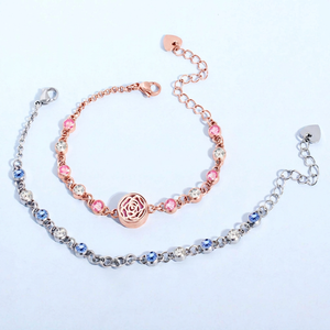 Bracelet diffuseur d'huiles essentielles pour femme en acier inoxydable, pavé de zircone cubique |   Répulsif anti-moustiques aromathérapeutique pour fêtes - Product Image 1