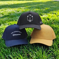 Casquette de baseball personnalisée imperméable à 5 panneaux avec logo en PVC caoutchouc perforé, fermeture à pression, trou découpé au laser, rose, style sport