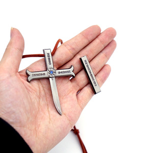 4 nuovi stili Luffy Sanji croce collana per gli uomini Anime Dracule Mihawk occhio di <span class=keywords><strong>aquila</strong></span> spada ciondolo collane corda - Product Image 1