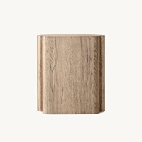 Table d'appoint ronde Bora en chêne noueux européen, design contemporain sculptural, fabrication artisanale OEM