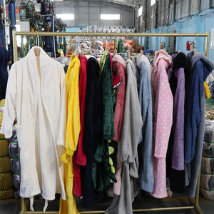 Ropa de <span class=keywords><strong>invierno</strong></span> usada al por mayor, ropa de noche esponjosa de segunda mano - Product Image 5