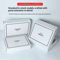 Boîte rectangulaire en carton ondulé blanc haut de gamme pour emballage cadeau d'écharpes et de vêtements - Prête à être expédiée, livraison express