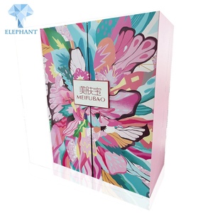 Boîte mystère de jouets électroniques et cosmétiques roses avec 20 articles ou plus à l'intérieur - Product Image 3