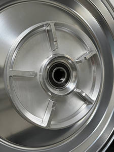 Moyeux de roue en alliage d'aluminium forgé 6061 T6 adaptés à la <span class=keywords><strong>BMW</strong></span> <span class=keywords><strong>R18</strong></span> 2020-2025 - Roues de moto personnalisées légères et performantes usinées par CNC - Product Image 6