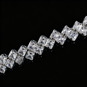 Serre-tête de mariée géométrique carré en zircon cubique, bandeau de cheveux de <span class=keywords><strong>mariage</strong></span> scintillant en forme de losange CZ, accessoires de coiffure de mariée - Product Image 2