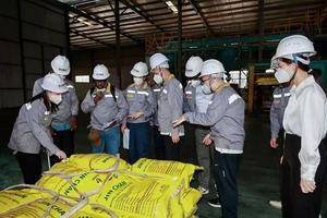 Than hoạt tính Tước bột vàng lột hóa chất lớp phủ phụ trợ đại lý với giá nhà máy - Product Image 3