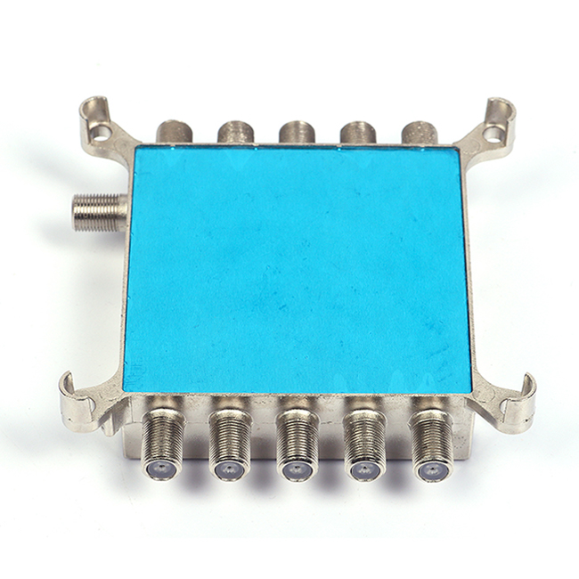 Automatic satellite tv signal professional gain and slope adjustable digital 2150MHZ 5X5 satellite amplifier