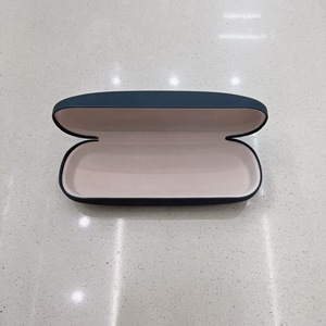 HY HYLXY Boîte de rangement rigide en cuir noir rétro pour lunettes, résistante à la pression, pratique, pour hommes et femmes, 6-8.9 - Product Image 4