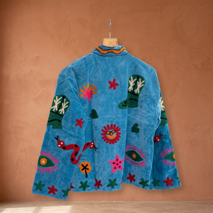 Veste en velours brodée à la main Suzani, manches longues, bleu, douce, vintage, coupe-vent de printemps, taille unique, unisexe, poches latérales - Product Image 3