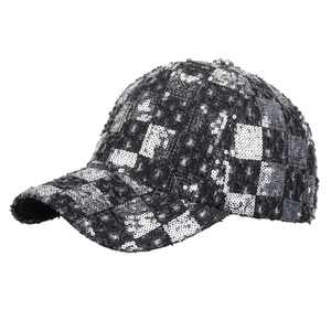 Gorra de Béisbol de Estilo Étnico para Mujer con Lentejuelas, Parte Superior Rígida, Diseño Único de Mezclilla Desgarrada con Visera, para Exteriores - Product Image 3