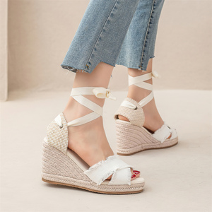 <span class=keywords><strong>Sandalias</strong></span> <span class=keywords><strong>de</strong></span> cuña <span class=keywords><strong>de</strong></span> lona blancas con borde deshilachado para mujer, con punta abierta, plataforma trenzada y atado <span class=keywords><strong>al</strong></span> <span class=keywords><strong>tobillo</strong></span>, zapatos <span class=keywords><strong>de</strong></span> verano - Product Image 3