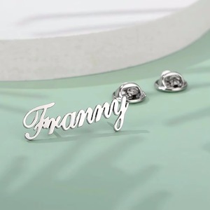 ไม่มีขั้นต่ำในการสั่งซื้อ <span class=keywords><strong>เข็มกลัด</strong></span>โลโก้แบบกลวงเคลือบเงาแบบนุ่ม  ตัวอักษรแบบกำหนดเอง  <span class=keywords><strong>เข็มกลัด</strong></span>สแตนเลสแบบสั่ง<span class=keywords><strong>ทำ</strong></span> - Product Image 2