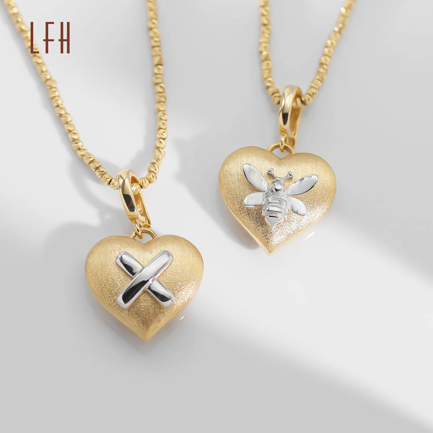 Wholesale 18K Real Yellow Gold Heart Pendant Necklace Au750 Gold Cross or Bee Heart Necklace 18K Yellow Gold Jewelry