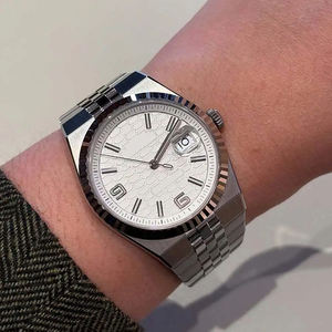 นาฬิกาข้อมือผู้ชายดีไซน์เนอร์ชั้นนำปี 2025 ขนาด 40 มม. ระบบอัตโนมัติ กลไกจักรกล แฟชั่น ทันสมัย พร้อมหน้าปัดแสดงปฏิทินเรืองแสง ตัวเรือนขนาด 26 มม. ใช้กลไก 904L - Product Image 2