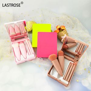 ชุดแปรงแต่งหน้าขนาดเล็ก 5 ชิ้น สีชมพูน่ารัก พร้อมกระจกพกพา ขนแปรงนุ่ม ใช้ได้กับรองพื้นและแป้ง - Product Image 1
