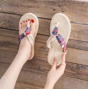 Tongs de qualité supérieure pour hommes, nouvelle tendance estivale, chaussures de plage, tongs personnalisées à la mode, sandales décontractées - Product Image 2