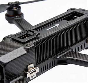 Boîtier de batterie léger et résistant à l'eau en fibre de carbone pour accessoires - Product Image 1