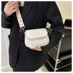 I-0386 Latest Fashion <b>Girls</b> <b>Purses</b> Young Woman Handbag Lady Luxury Square Hand Bag - Product Image 5