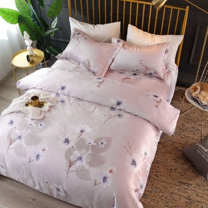 Ensemble de housse de <span class=keywords><strong>couette</strong></span> en tissu de soie glacée imprimé, doux et lisse, de luxe, taille reine et king, pour l'<span class=keywords><strong>été</strong></span>, vente en gros - Product Image 4