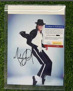 Holograma Certificado del Santo Grial con Autógrafo de MJ, de Grado de Inversión, para Exhibición de Memorabilia de Cultura Pop - Product Image 1