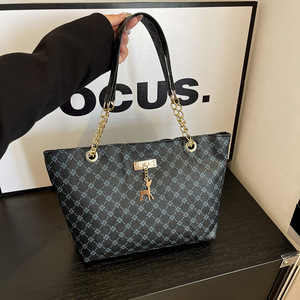 <span class=keywords><strong>Sac</strong></span> fourre-tout en PU <span class=keywords><strong>à</strong></span> monogramme grande capacité, <span class=keywords><strong>sac</strong></span> <span class=keywords><strong>à</strong></span> <span class=keywords><strong>main</strong></span> tendance pour femmes - Product Image 4