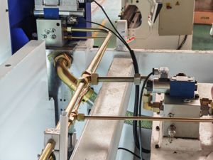 Máquina de Doblado Automática de Chapa Metálica Ajustable SPS de Alta Compatibilidad, Prensa Plegadora Hidráulica NC Pequeña - Product Image 2