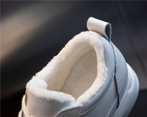 Chaussures décontractées pour <span class=keywords><strong>femme</strong></span> en cuir véritable, à fermeture avant par lanière, blanches, doublées polaire, semelle épaisse rehaussée de 7 cm, collection Printemps 2026 - Product Image 4