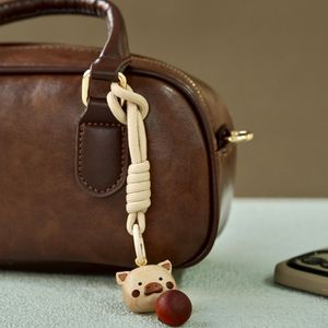 Porte-clés en bois cochon mignon avec breloque kaki pour décoration de téléphone ou cadeau - Product Image 3