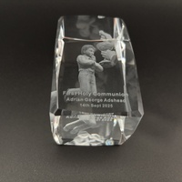 Bloc de cristal gravé au laser 3d personnalisé avec cadeaux pour garçons de première communion