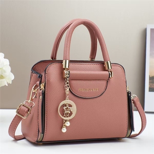 Sac fourre-tout en cuir PU tendance avec fermeture éclair, design moderne et luxueux en nylon pour femmes, bandoulière - Product Image 1