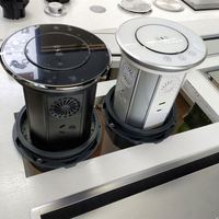 AU Prise de courant Ip65 Wifi Armoire de cuisine intelligente Table rétractable motorisée Plan de travail Chargeur sans fil Prise encastrée encastrée