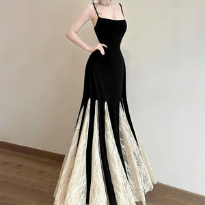 เดรสยาวทรงปล่อยสำหรับผู้หญิง ตกแต่งด้วยผ้าลูกไม้ ดีไซน์หรูหรา ช่วงเอวเข้ารูป พิมพ์ลายดิจิทัล ซักได้ ตัดต่อผ้าแบบไร้แขน - Product Image 4