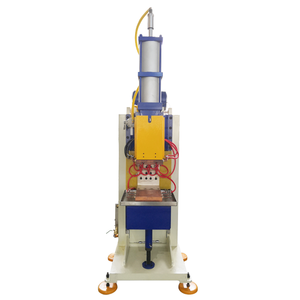 Nueva Máquina <span class=keywords><strong>de</strong></span> <span class=keywords><strong>Soldadura</strong></span> <span class=keywords><strong>de</strong></span> Barras <span class=keywords><strong>de</strong></span> Cobre Flexible TRINTFAR, 380V 250KVA 80KA, Equipo <span class=keywords><strong>de</strong></span> <span class=keywords><strong>Soldadura</strong></span> por Puntos - Product Image 4