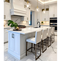 Cuisine modulaire personnalisable avec armoires grises, îlot central en pierre frittée moderne avec évier, fabriqué en Chine