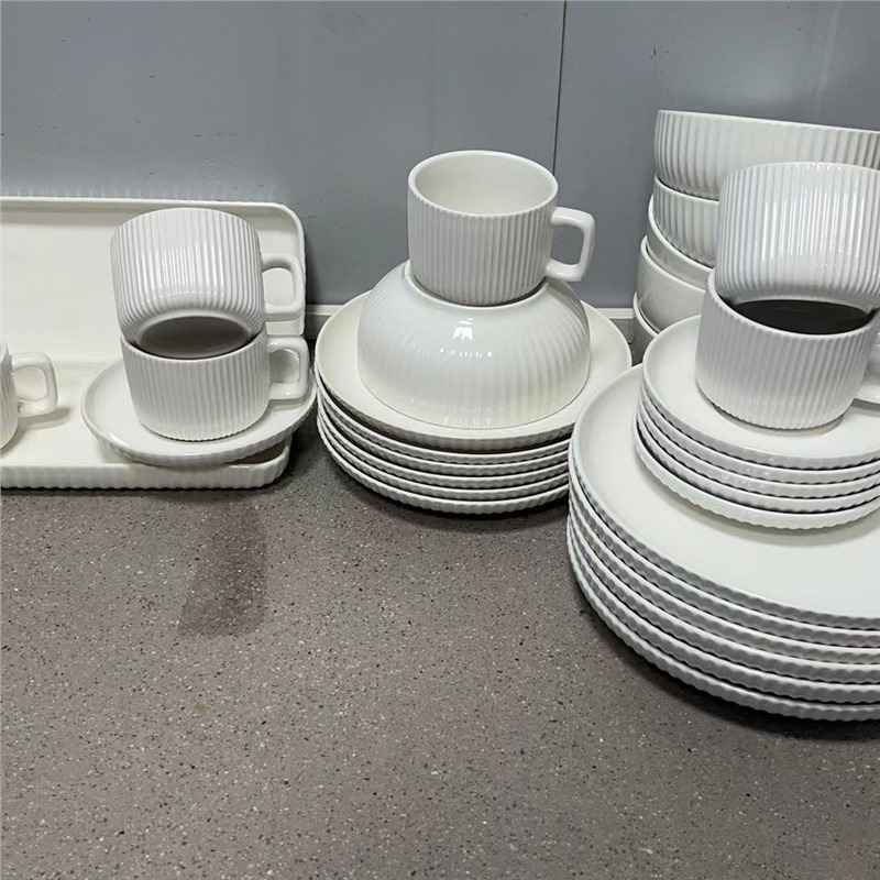 32 cabezas, raya vertical, blanco puro.