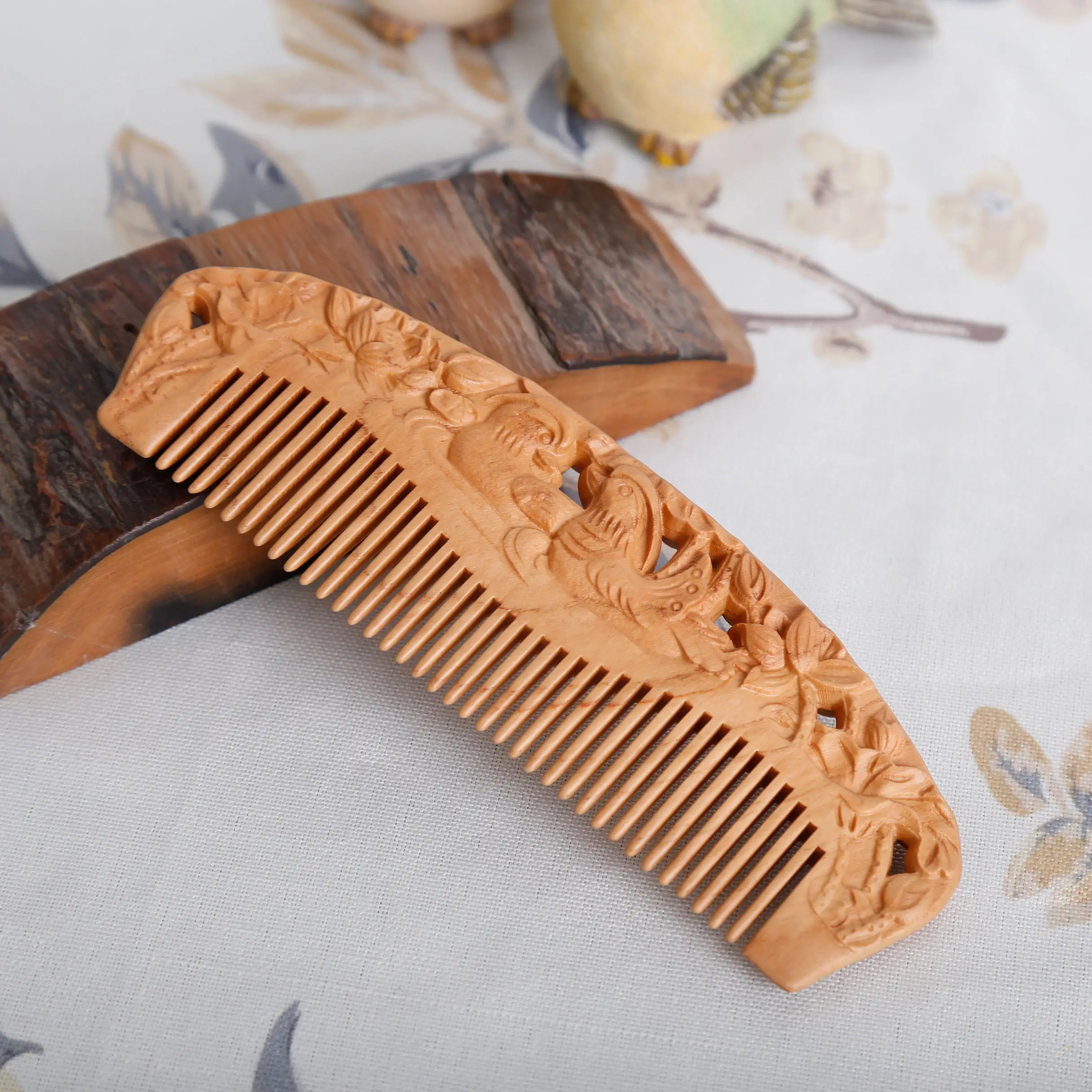 Customized biodegradable hair straightener cosmetic hand carved comb