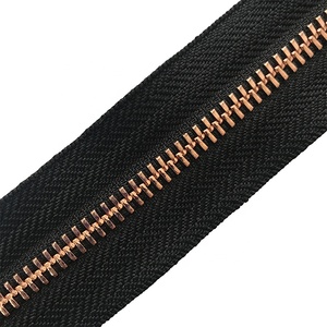 De sofá Uso de plata y dientes de oro cadena larga de cremallera - Product Image 3