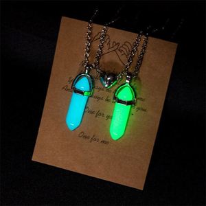 2 teile/satz magnetische Paar Halsketten für Liebhaber Herz leuchtende Naturstein Pendel Anhänger Halskette Freundschaft Valentinstag - Product Image 1