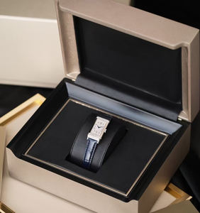 Montre de créateur de style professionnel de luxe et exquis montre incrustée de moissanite au design Reverso personnalisé vente en gros - Product Image 4