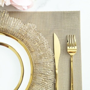Piatti Segnaposto Vintage Dorati da 13 Pollici per Matrimoni ed Eventi Speciali, Economici in Acrilico Trasparente con Bordo Nero o Argento - Product Image 4