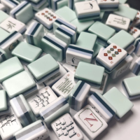 Tuiles de mahjong en acrylique, 160 pièces, jeu de mahjong américain, design vert jade avec toit de pagode, art Crak