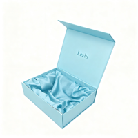 Boîte à perruque avec fermeture magnétique noire avec insert en satin de soie, logo UV, aimant, boîtes cadeaux pour soins de la peau, emballage en carton pour bougies et bouteilles