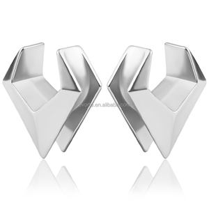 Evorte - Écarteur d'oreille hexagonal en acier chirurgical pour enfants, tunnel d'oreille en or rose 18 carats, dilatateur d'oreille, boucle d'oreille - Product Image 4