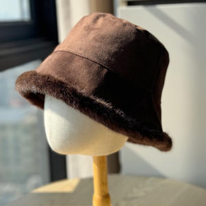 Gorro <span class=keywords><strong>de</strong></span> Pescador <span class=keywords><strong>de</strong></span> Gamuza Premium para Mujer, Gorro <span class=keywords><strong>de</strong></span> Lana Cálido para Otoño e Invierno, Gorro <span class=keywords><strong>de</strong></span> Gran Tamaño que Adelgaza el Rostro, Versátil y a Prueba <span class=keywords><strong>de</strong></span> Frío - Product Image 2