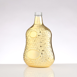 Bouteille à liqueur en verre facetté plaqué or 700 ml - Bouteille à spiritueux de luxe en forme de <span class=keywords><strong>poire</strong></span> pour la <span class=keywords><strong>vodka</strong></span>, le whisky, le brandy avec logo personnalisé - Product Image 3
