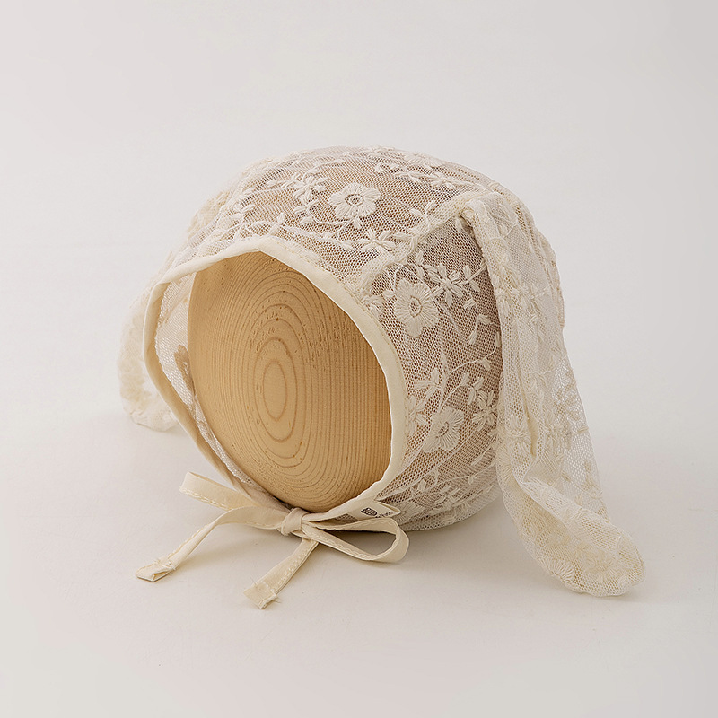 Beige teng flower