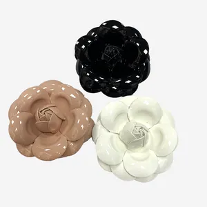 Hete Verkoop Mode Multicolor Spiegel Lederen Bloem Handgemaakt Vintage Camellia Bloem Voor Hakken Vrouwen Schoen Accessoires